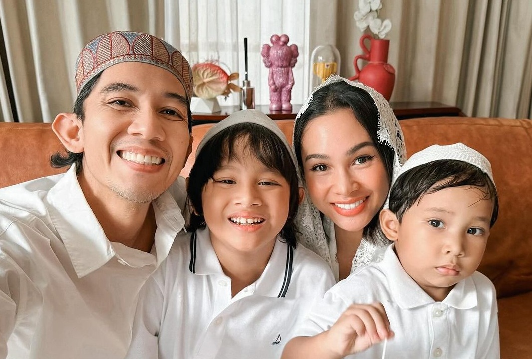 Andien Aisyah bersama suami dan anak anak Instagram