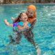 Ria Ricis ajarkan anak berenang [Instagram]
