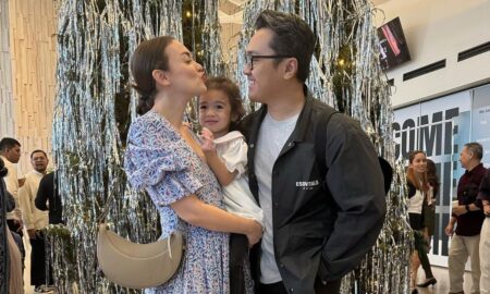 Rianti Cartwright bersama suami dan anak [Instagram]