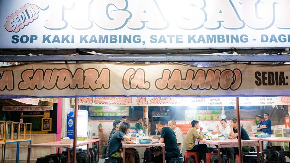 Sop Kaki Kambing Tiga Saudara A Jajang Raffi Ahmad Pernah Makan Di Sini