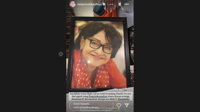 Ibu Mertua Iis Dahlia Meninggal Instagram Story Nadya Mustika Rahayu