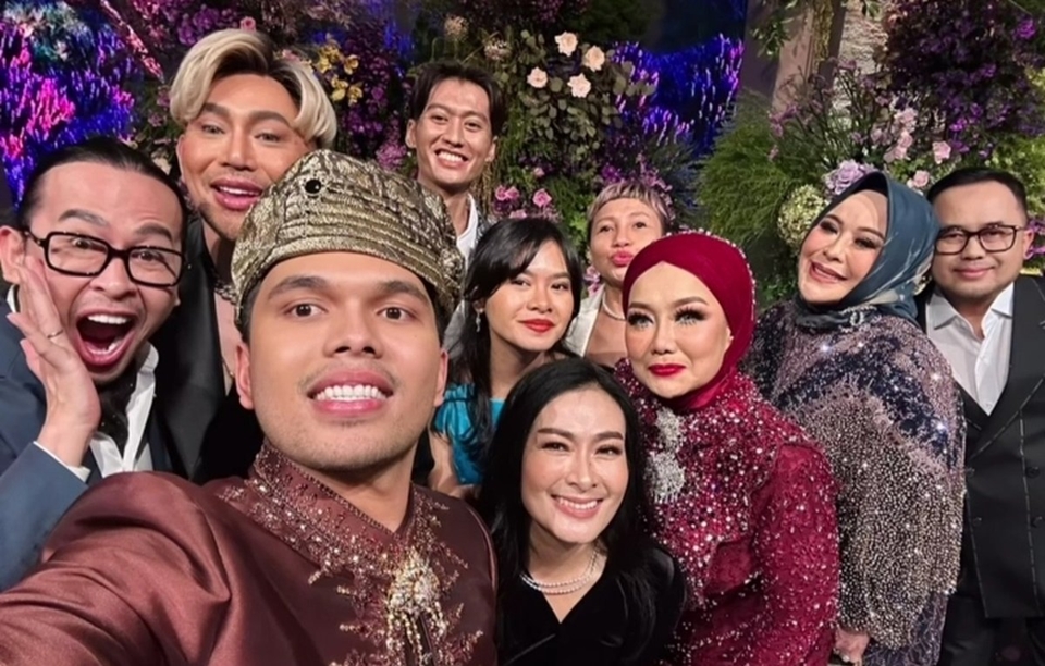 Iis Dahlia Foto Bareng Aaliyah Massaid dan Thariq Halilintar