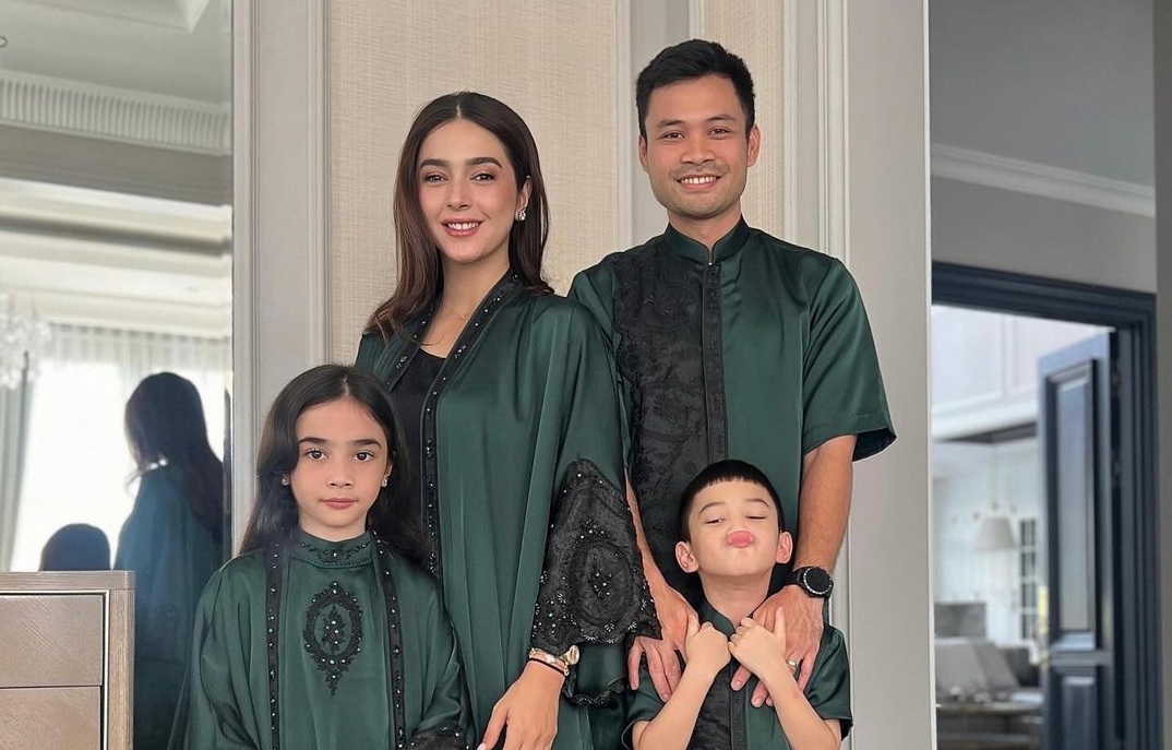 Nabila Syakieb bersama suami dan anak anak Instagram