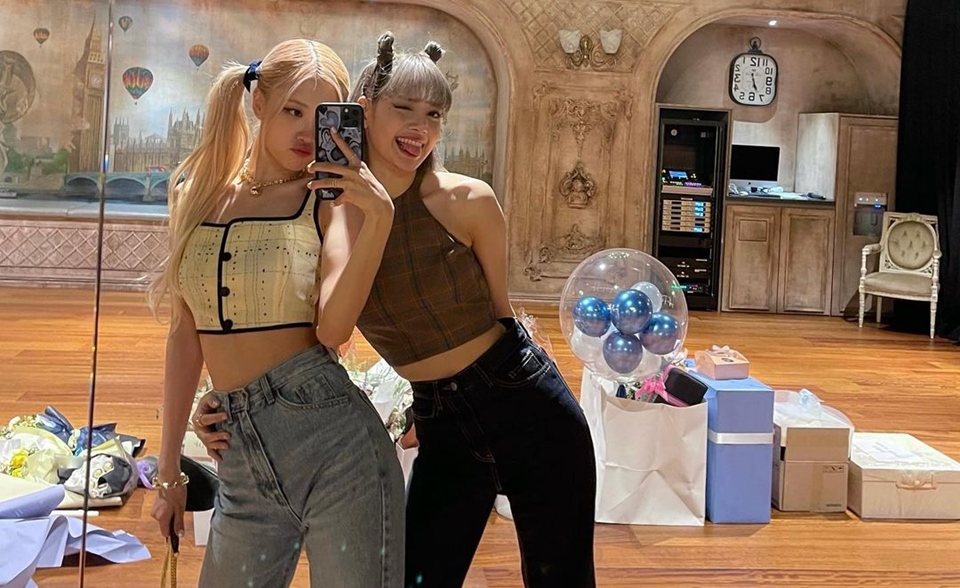 Lisa dan Rose BLACKPINK Instagram