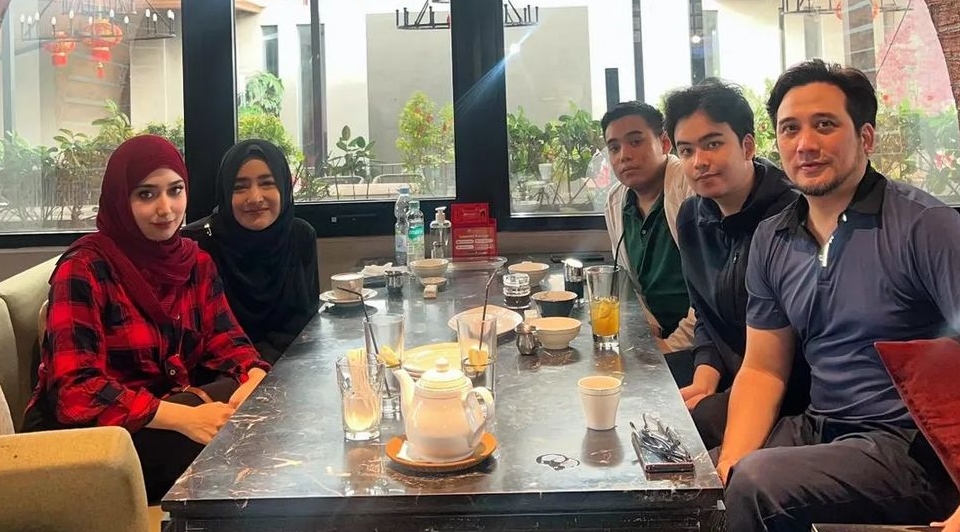 Tengku Firmansyah dan Keluarga instagramtengku firmansyah