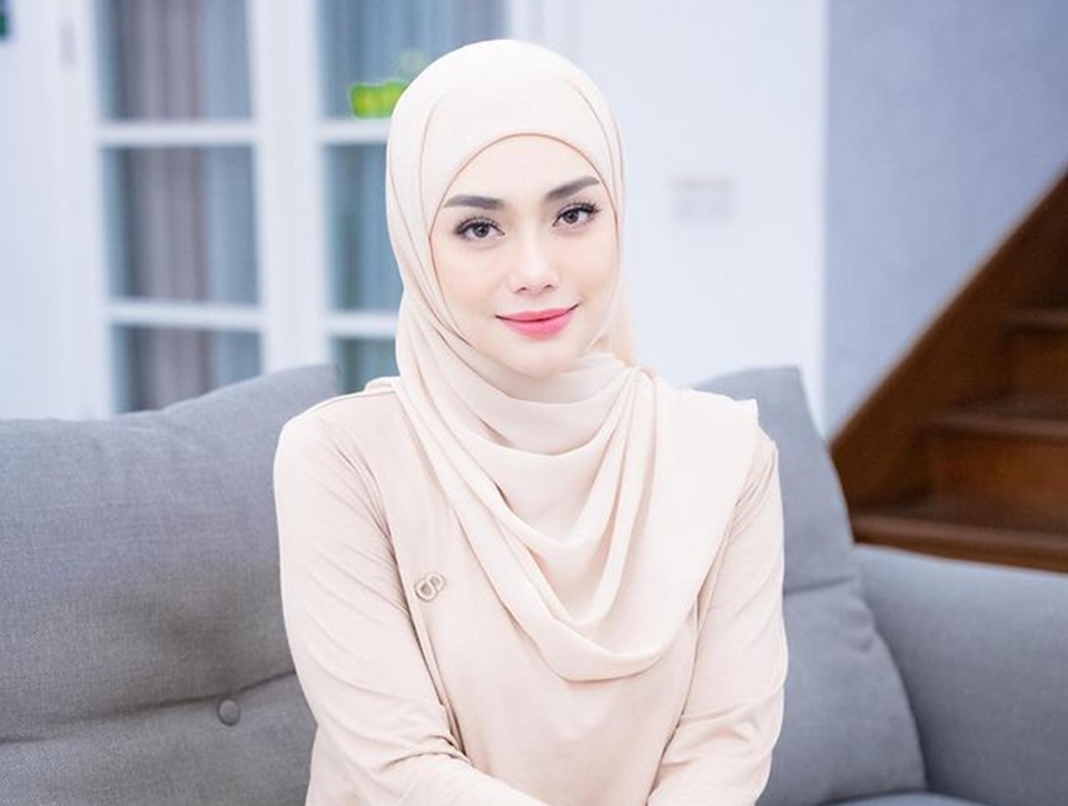 Celine Evangelista Berhijab Instagram