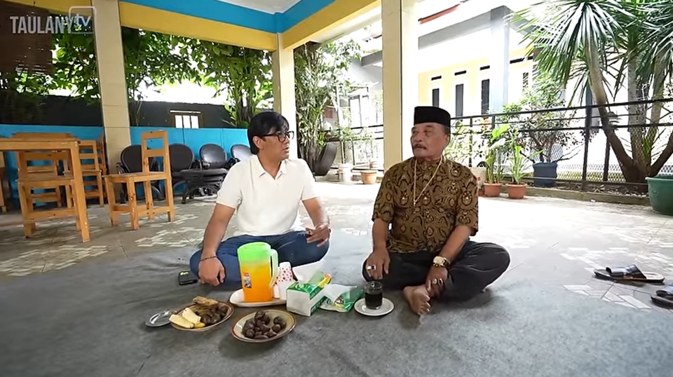 Haji Bolot Buatkan Rumah untuk Anak dan Saudara YouTube