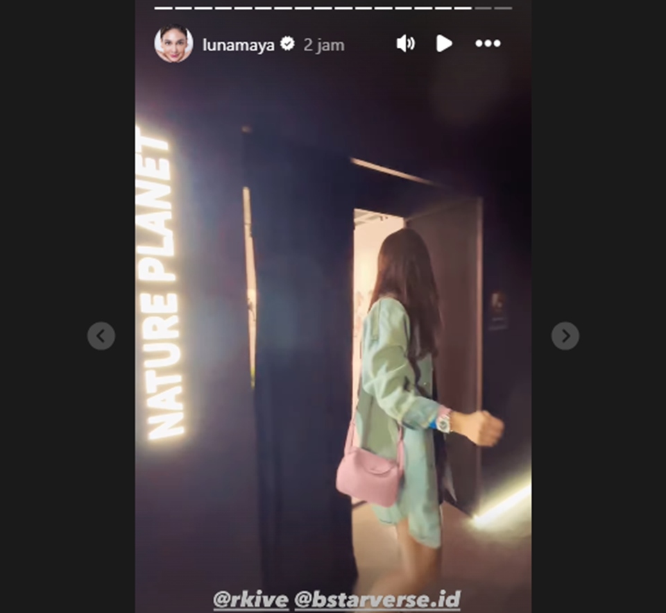 Luna Maya Pakai Mini Hermes Instagram