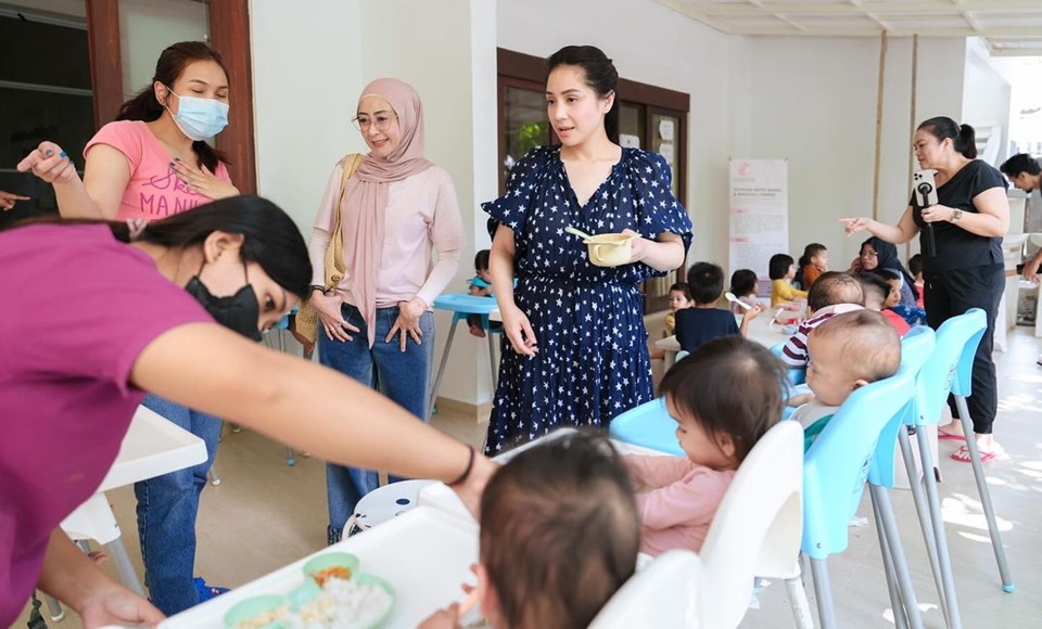 Nagita Slavina Bareng Anak anak Yayasan Instagram