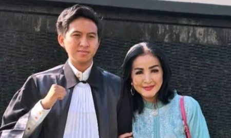 Machica Mochtar dan Anaknya, Iqbal Ramadhan [Instagram]