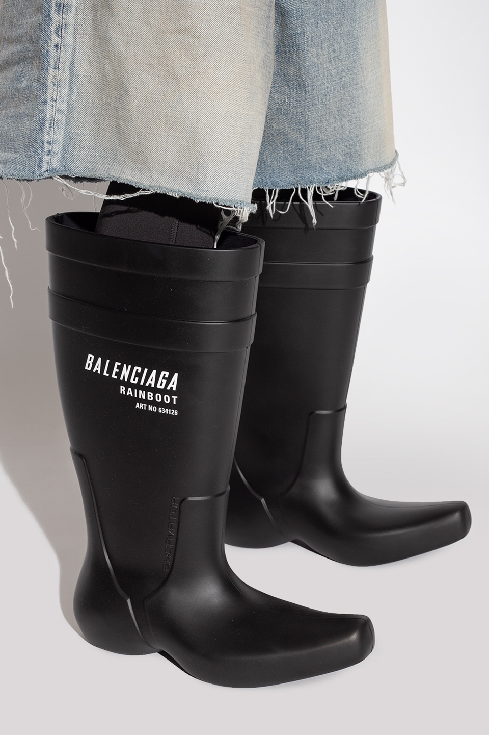 Gilang Juragan 99 Pakai Sepatu Boots Balenciaga