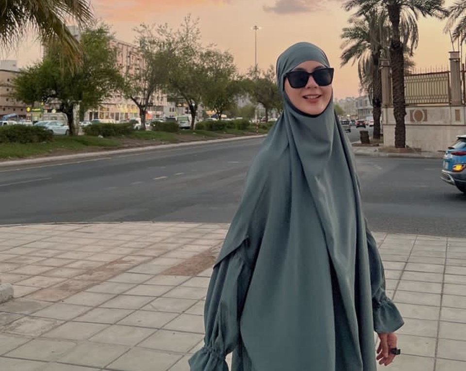 Potret Umroh Paula Verhoeven Instagram