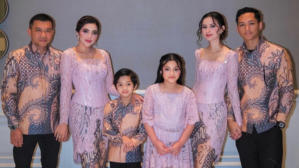 Kedekatan Sarah Menzel Dengan Anang Ashanty Instagram