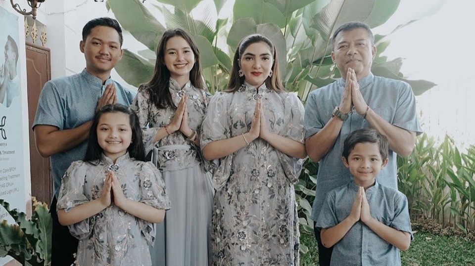 Kedekatan Sarah Menzel Dengan Anang Ashanty Instagram