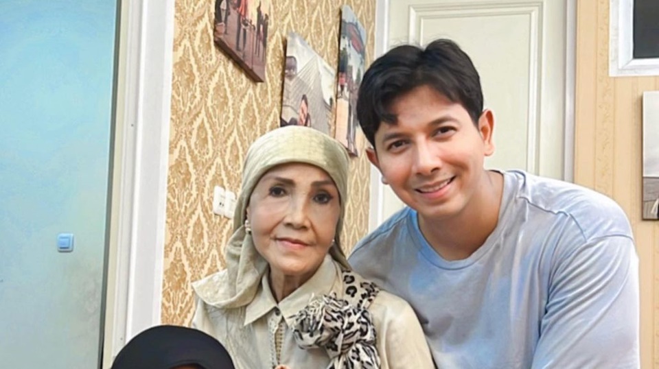 Sonny Septian dan Mama Instagram