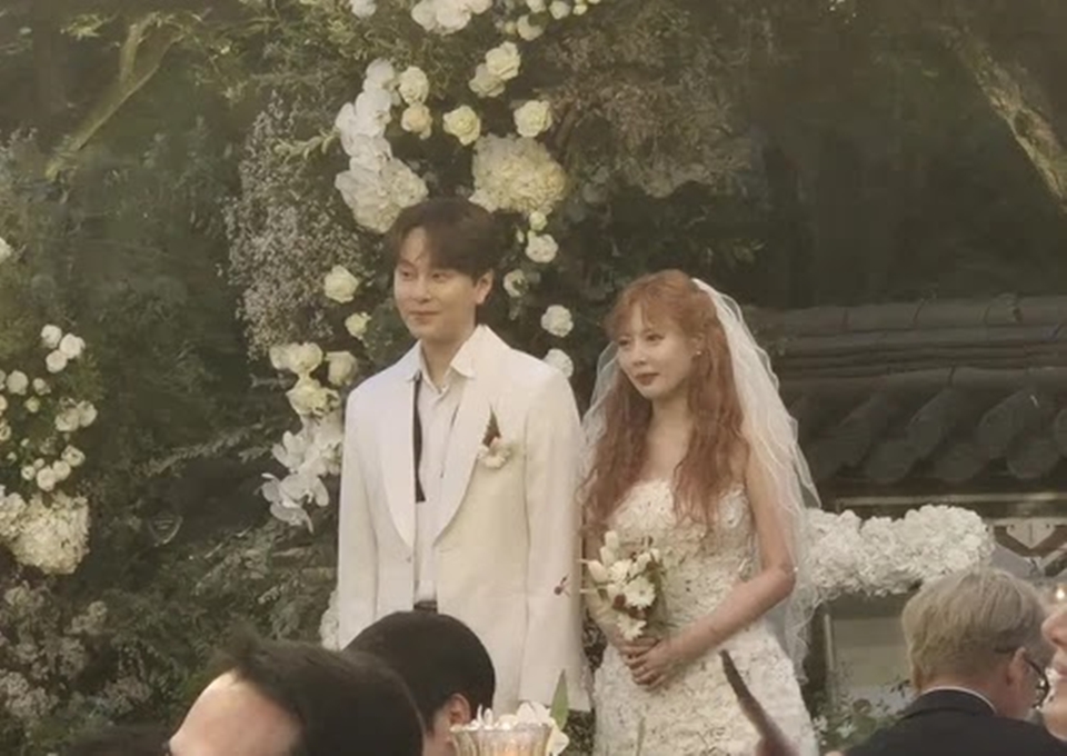 Pernikahan HyunA dan Yong Jun Hyung